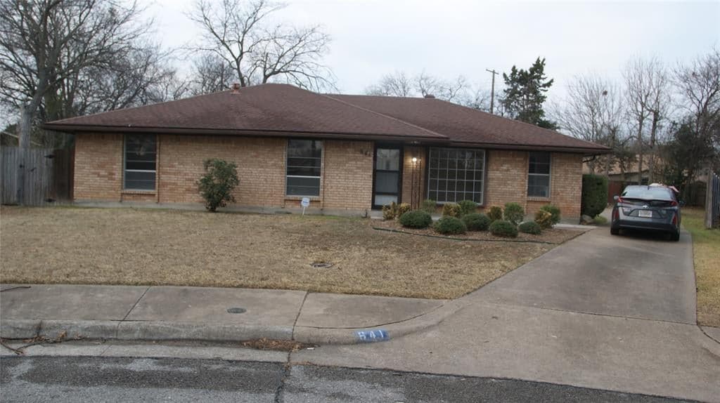 641 Parkwood Cir