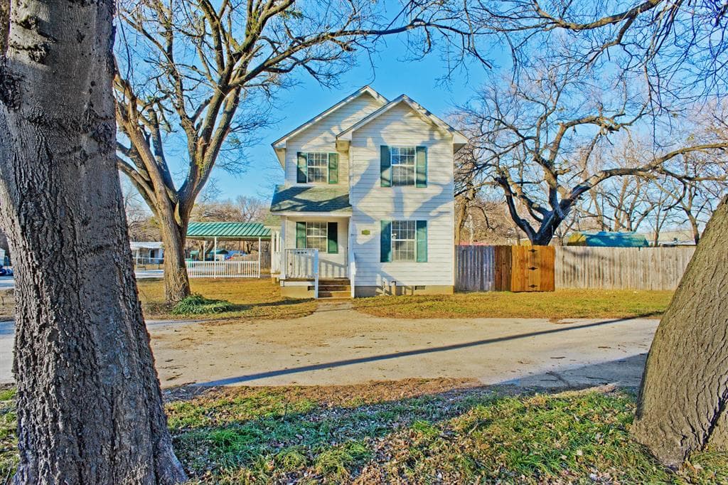 200 E Sherman St