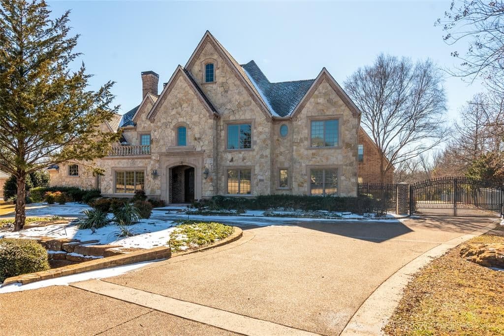 1849 Broken Bend Dr