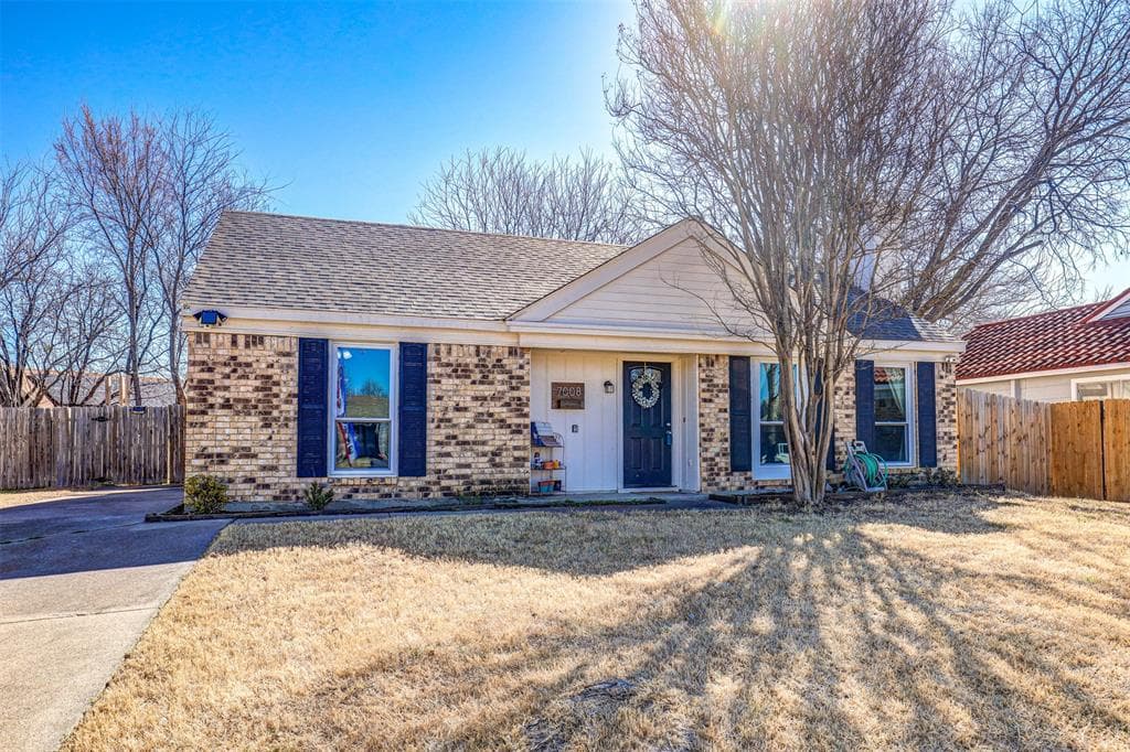 7008 Moss Rose Ct