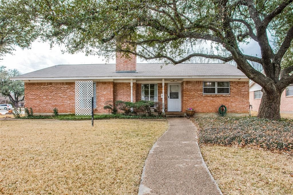 1101 Hillside Dr