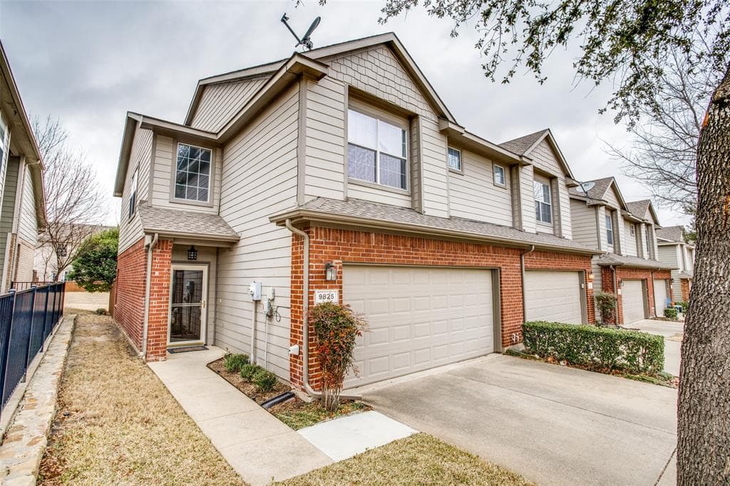 9825 Rockwall Rd