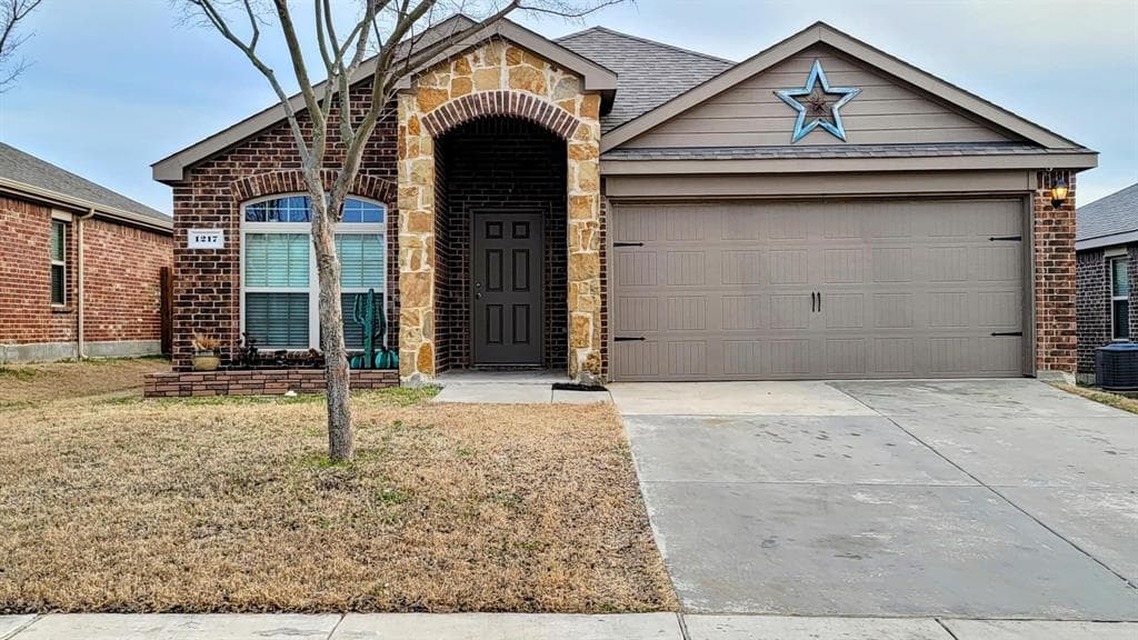 1217 Roman Dr