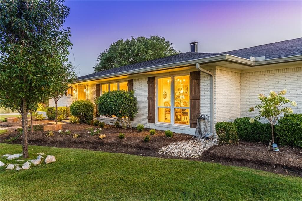 861 Prairie Chapel Rd