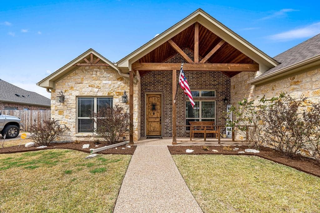 305 Crye Cir