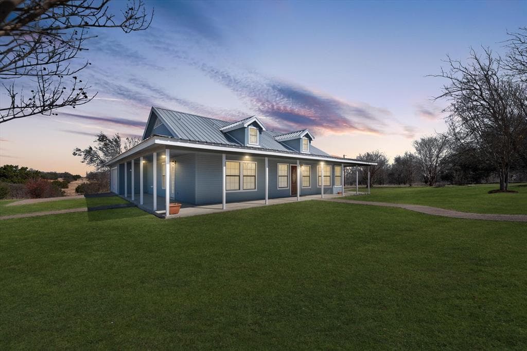 201 Vineyard Ln