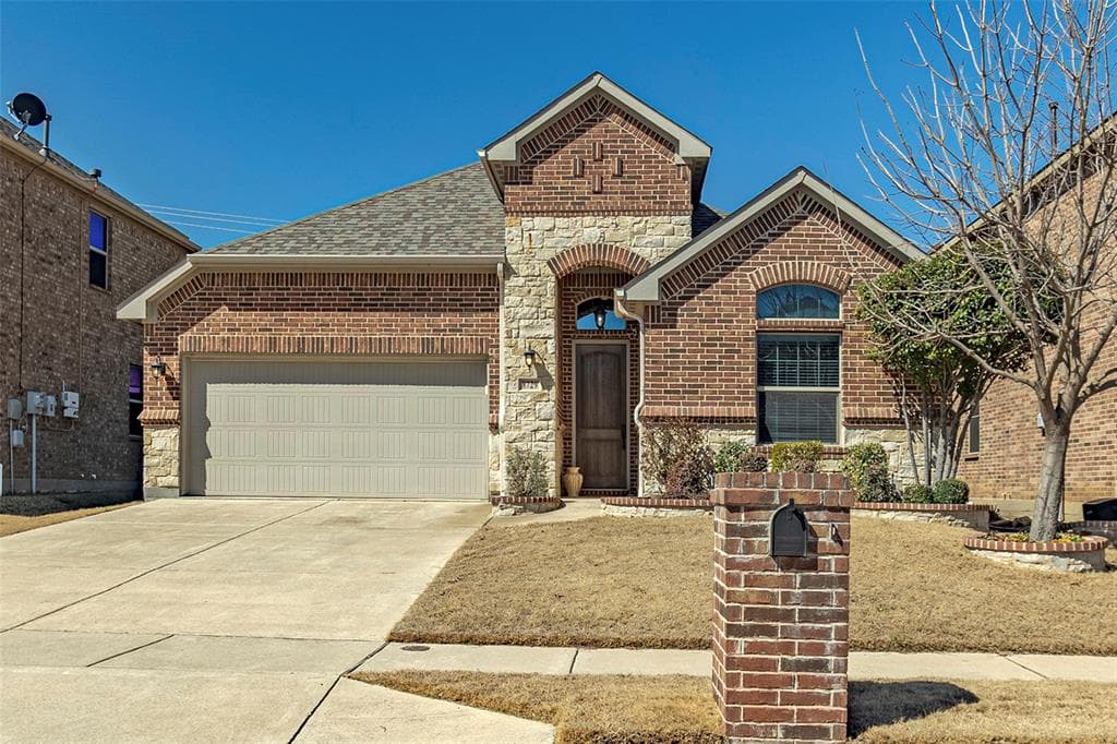 8729 Devonshire Dr