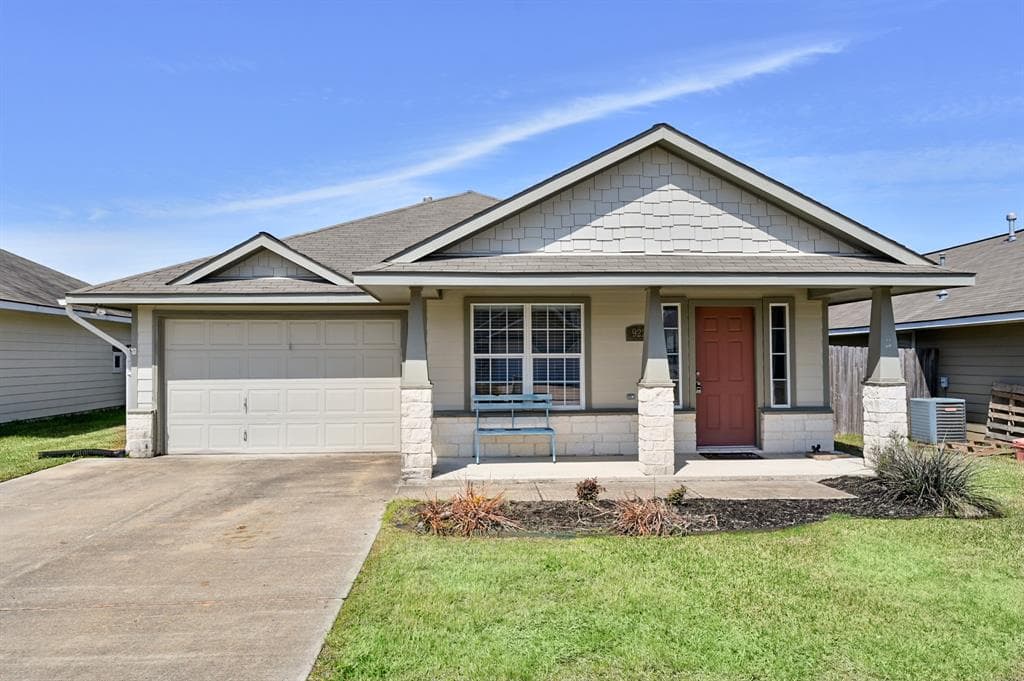 922 Crested Point Dr