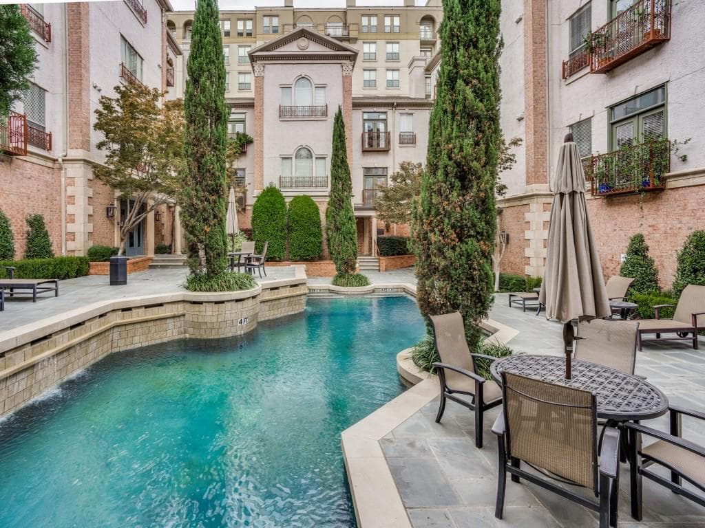 2885 Woodside St Apt 307
