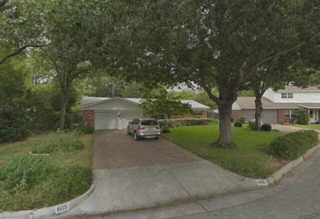 605 Palomino Ct