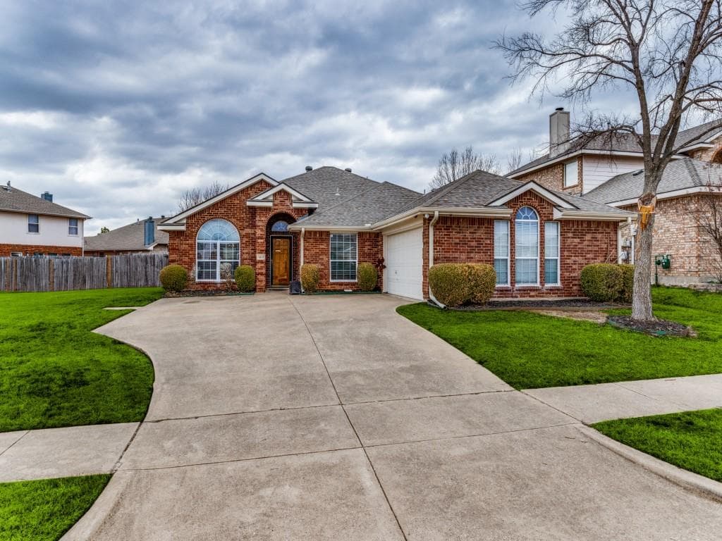 1811 Thornhill Way