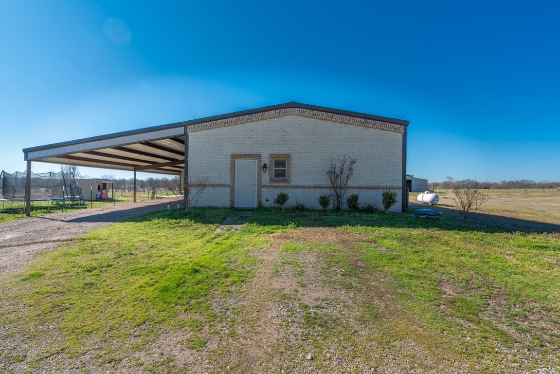 1695 County Road 4208