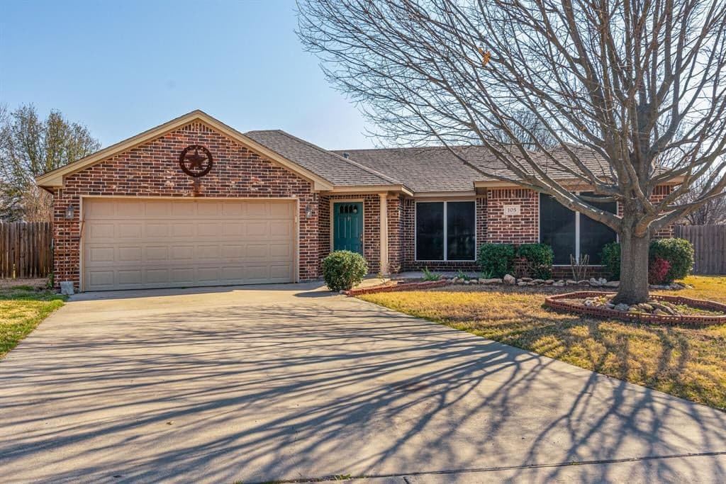 105 Saint James Ct