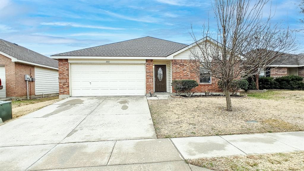 1013 Fort Apache Dr