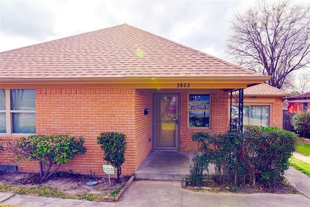 3823 Malden Ln