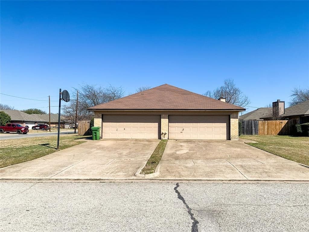 7701 Jennifer Ln