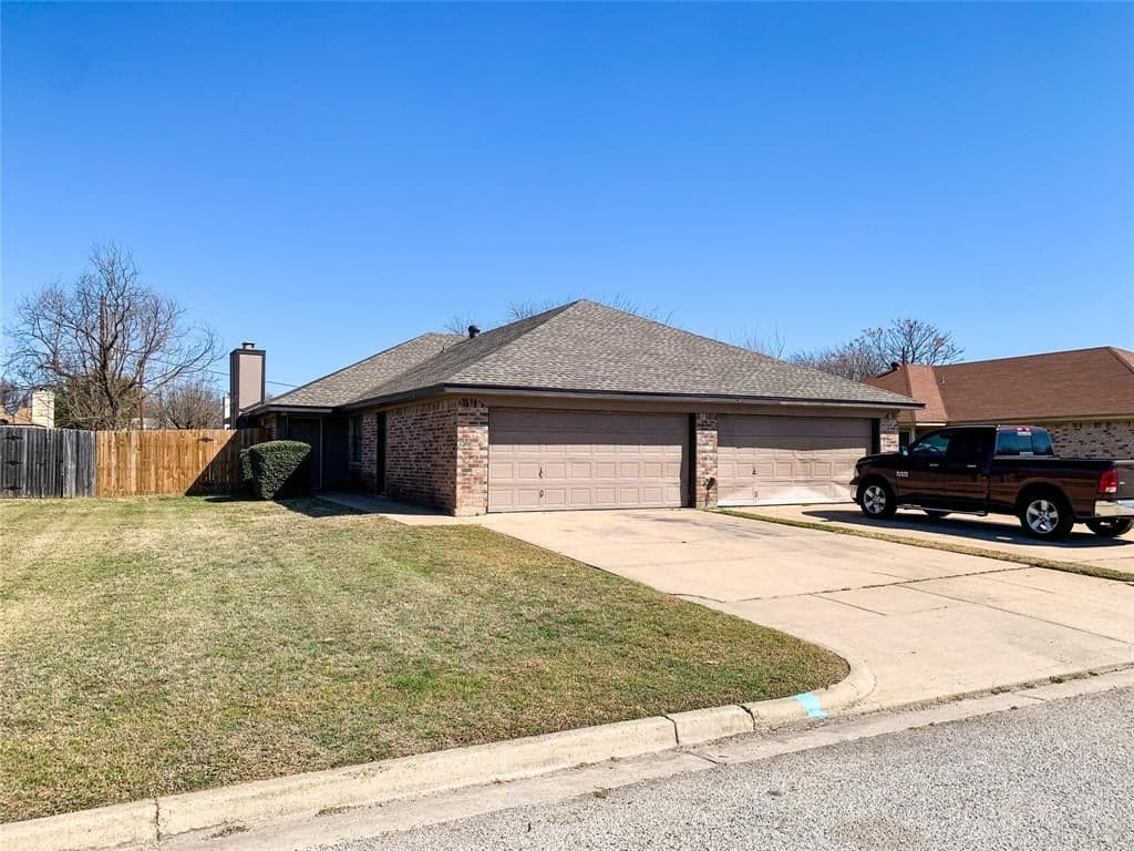 7705 Jennifer Ln