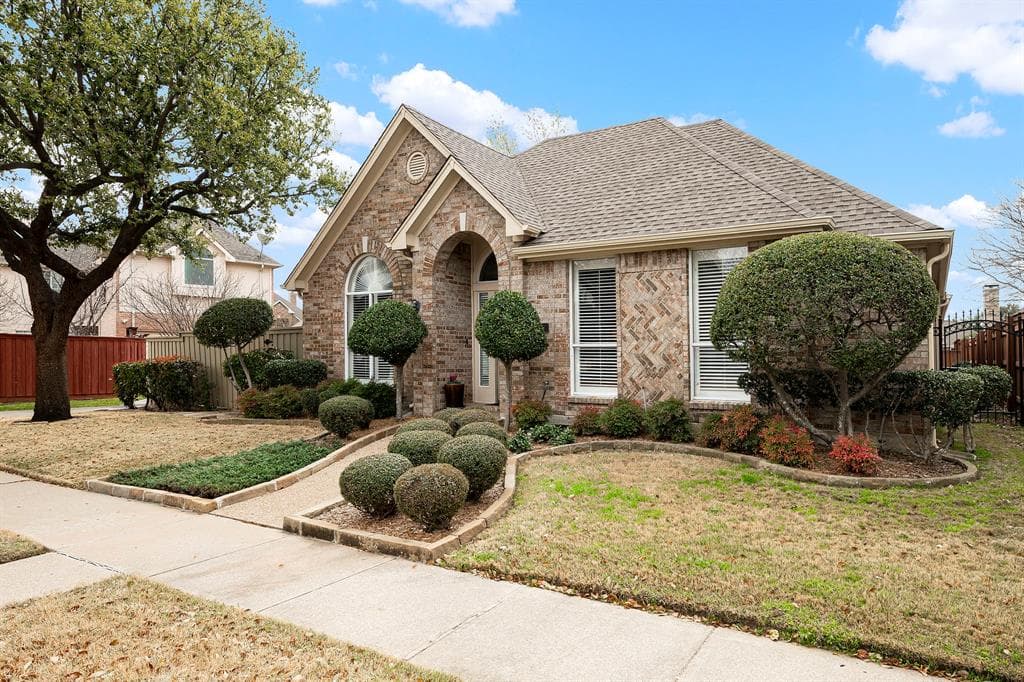 414 Waterside Dr