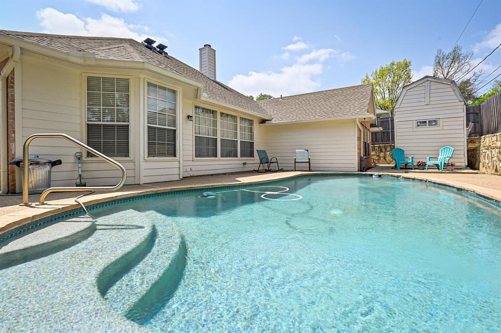 807 Water View Dr