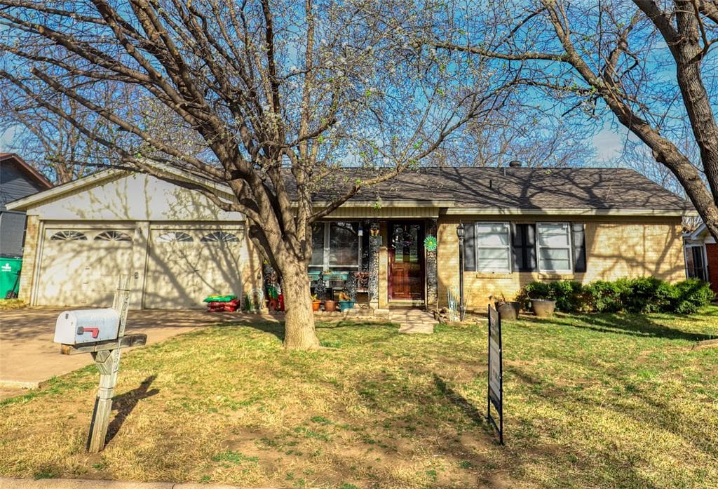5912 Maurie Dr