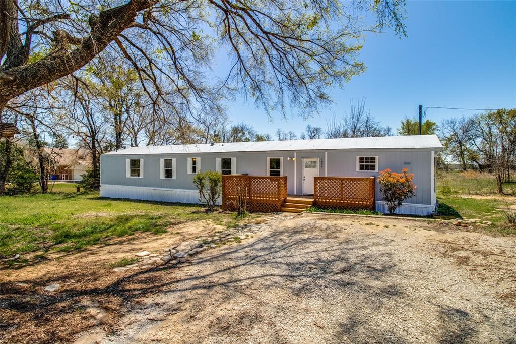 1694 County Road 208
