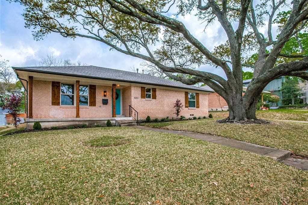 10857 Caprock Cir