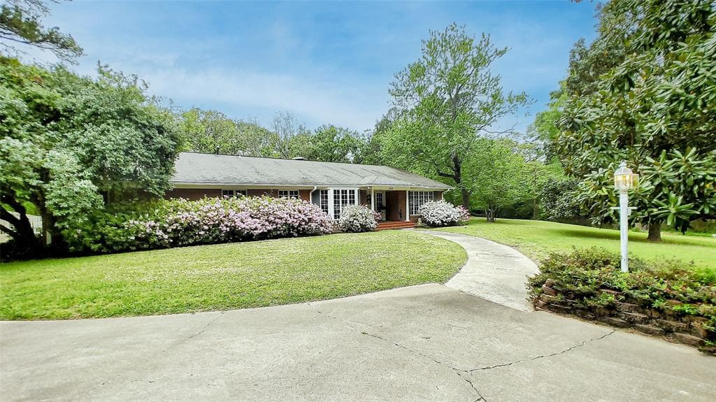 1006 Mimosa Dr