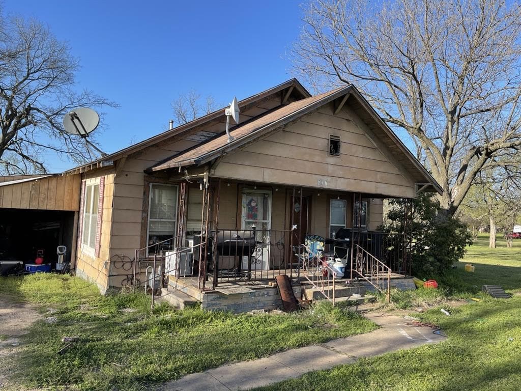 601 E State Highway 56