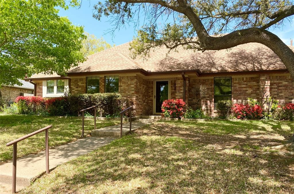 316 Hollie Cir