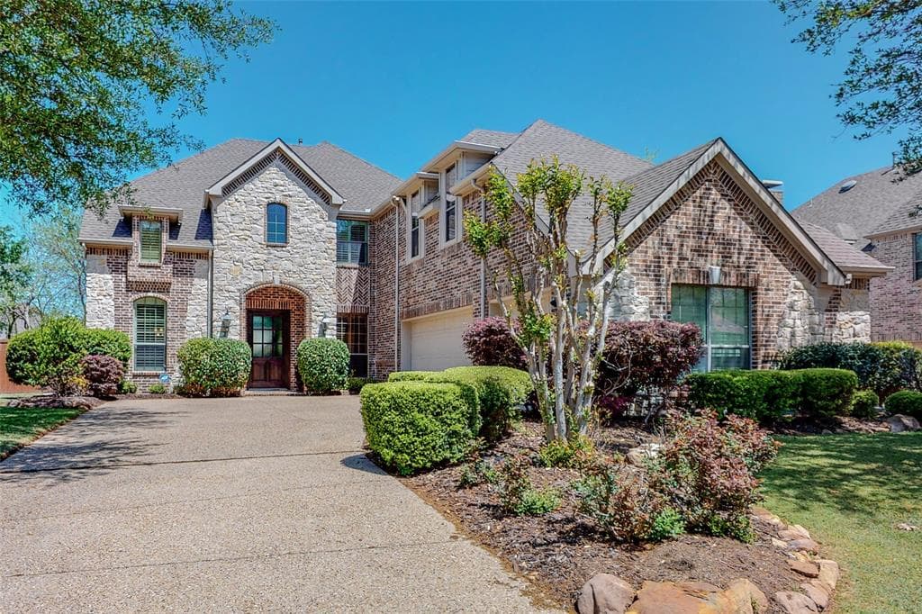 6508 Thorntree Dr