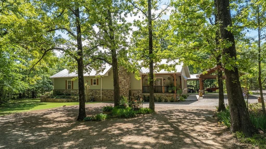 1950 County Road 2331