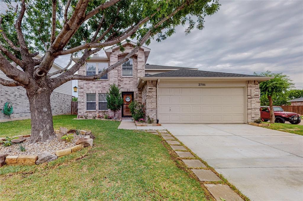 2701 Peach Dr