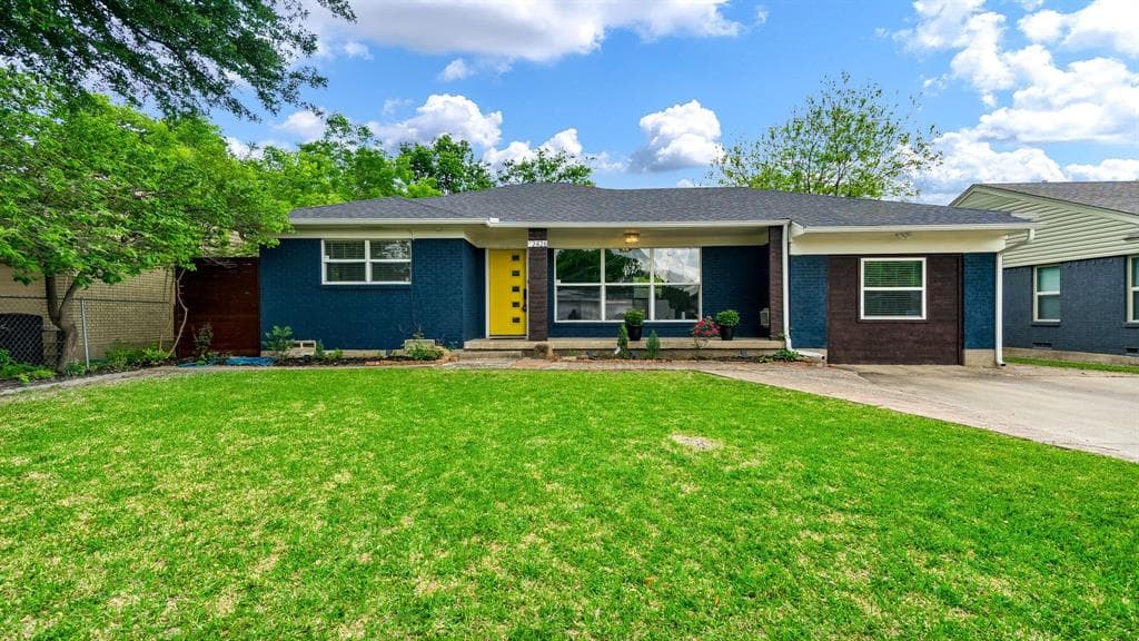 2426 Costa Mesa Dr