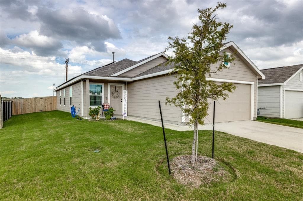 1202 Fairford Rd