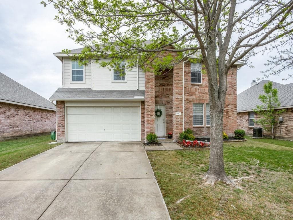 910 Cedar Creek Dr