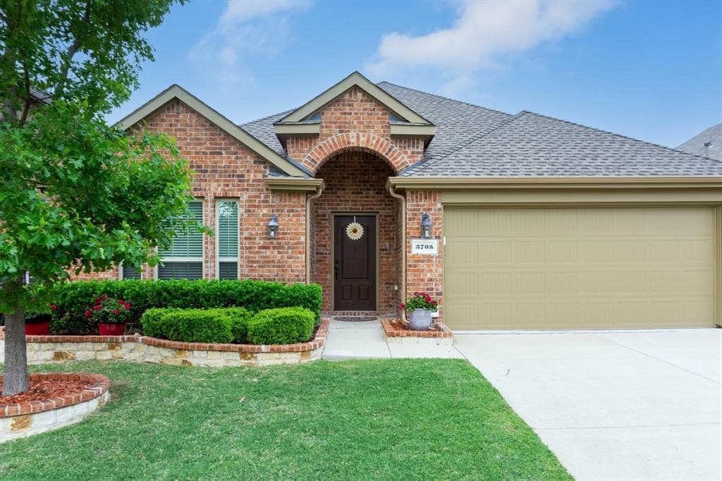 3705 Hazelhurst Dr