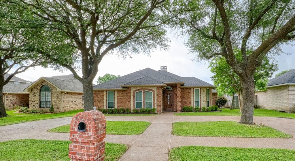 2213 Sherwood Dr
