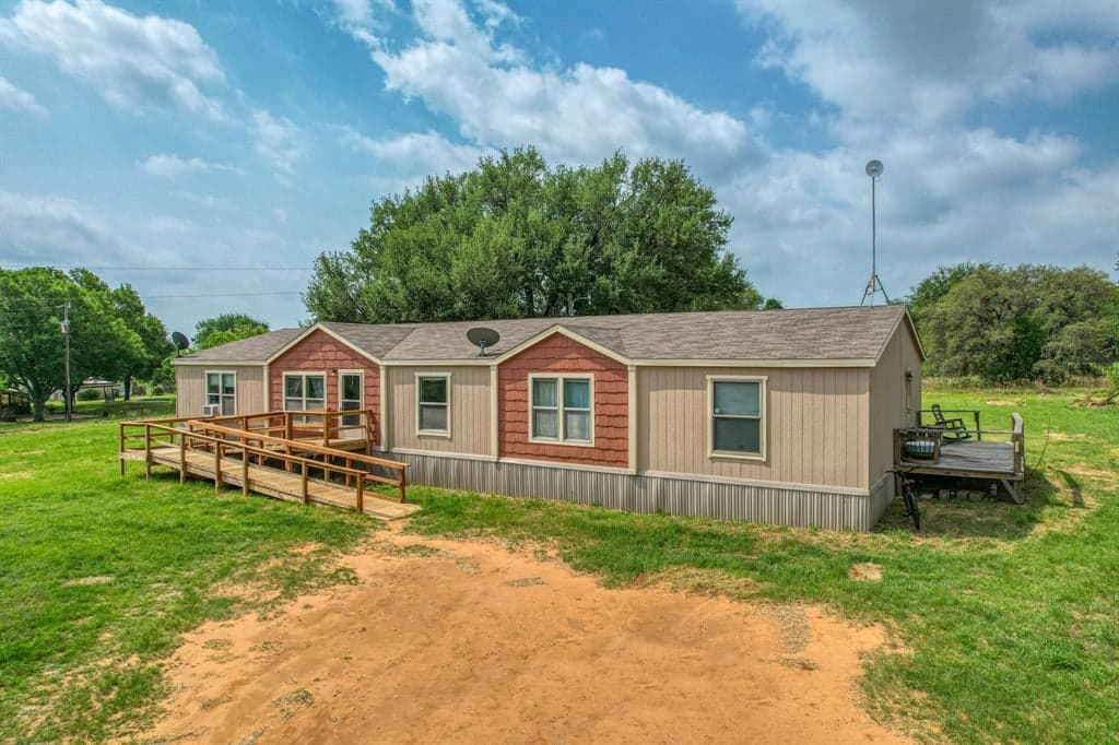 1025 Green Tree Dr