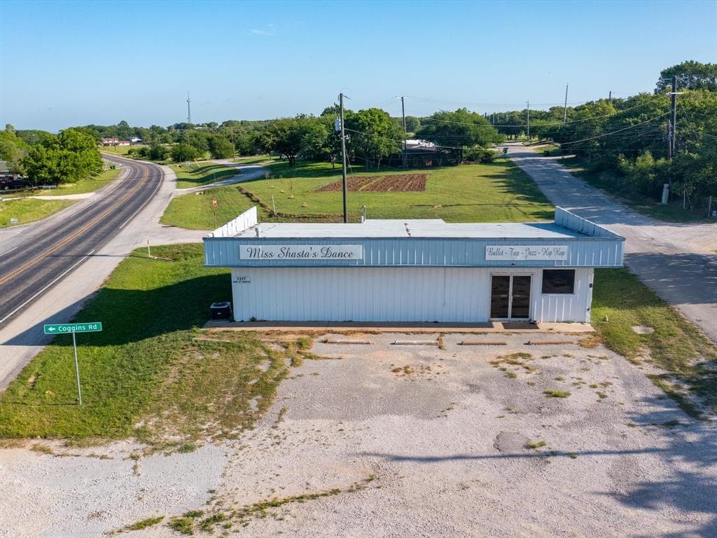 1317 Highway 81 N