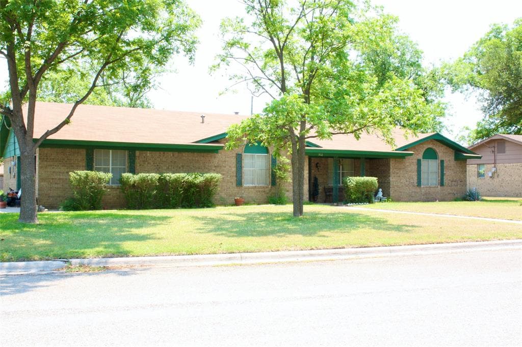 1702 Southgate Dr