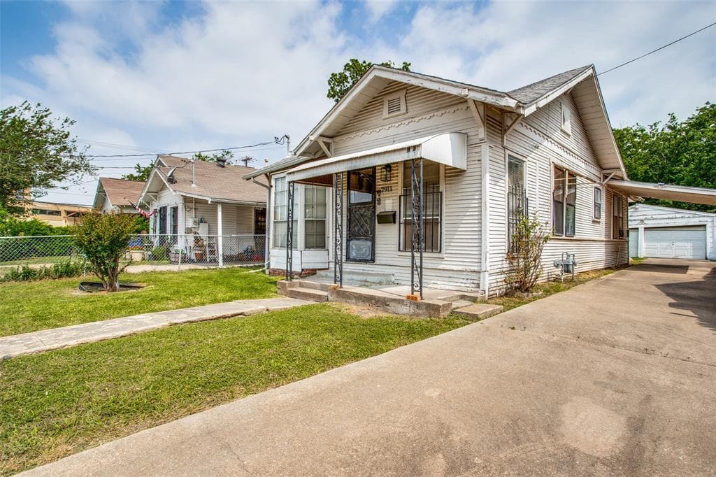 2911 Alpine St