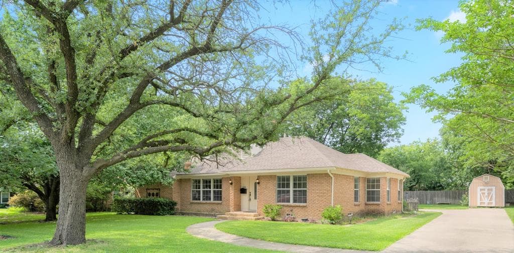 1806 Greenwood Rd