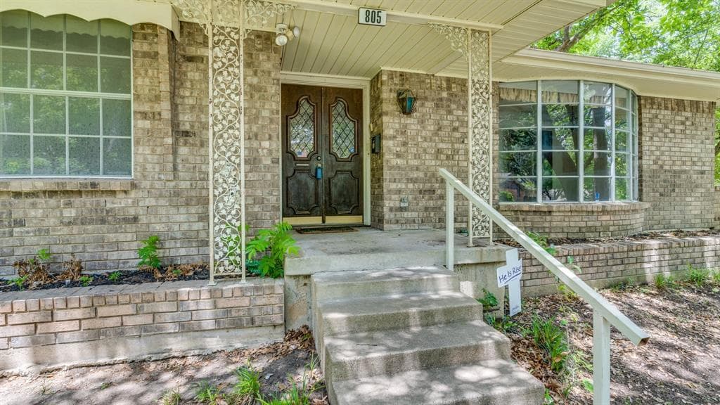805 Misty Glen Dr