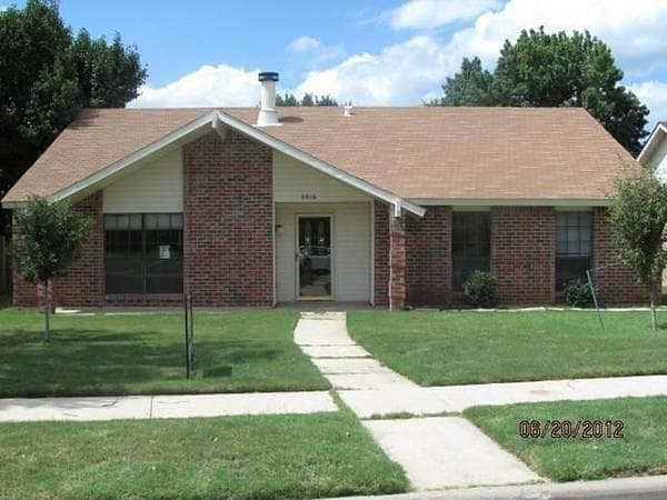 3016 Newcastle Ct