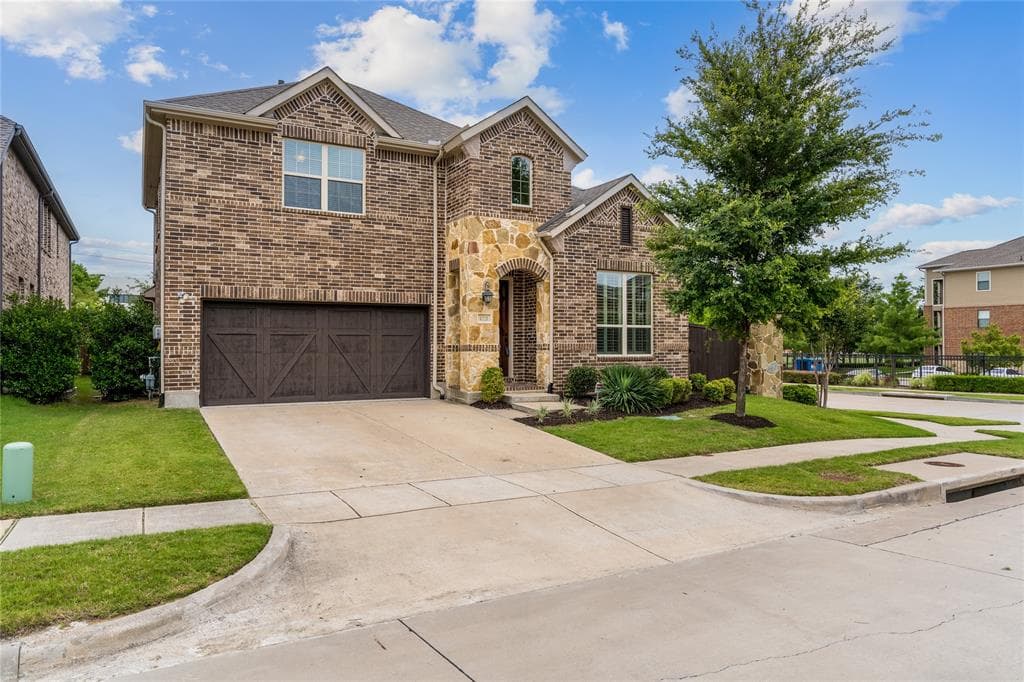 4320 Falcon Ln