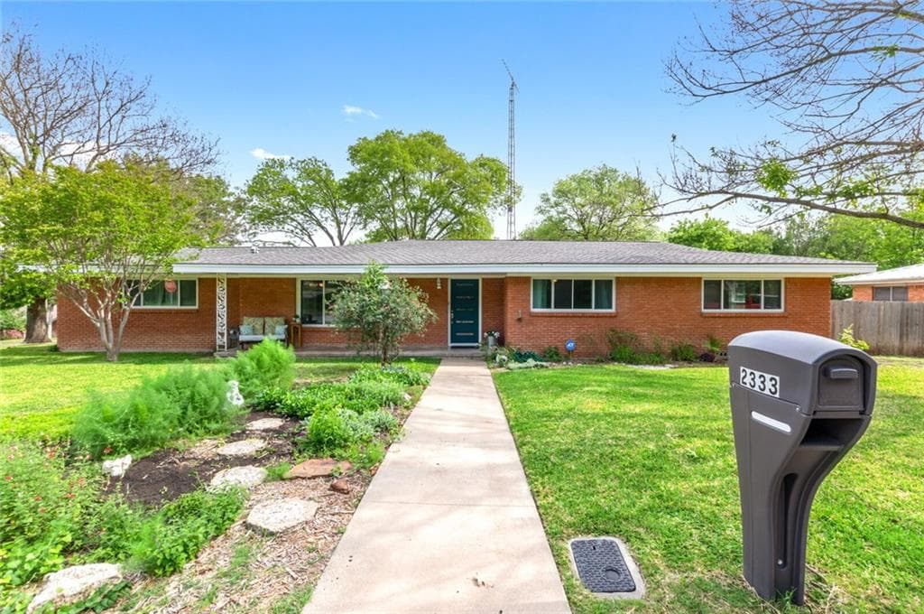 2333 Hermanson Dr