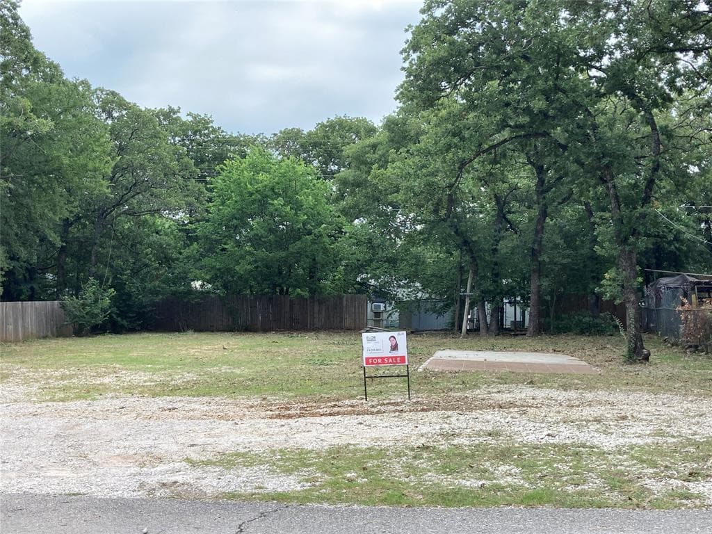 2004 Lake Vista Ln