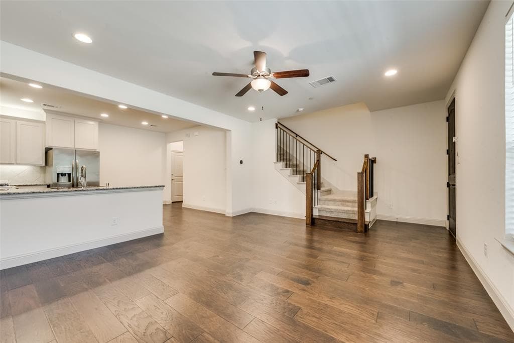 7425 Alton Dr