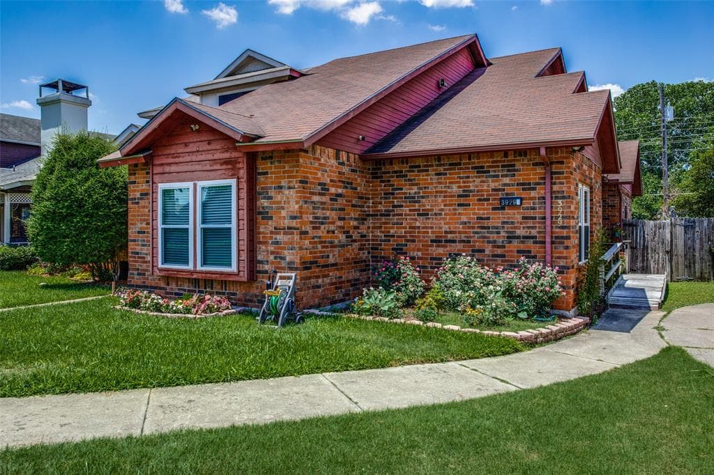 3929 Hearthstone Dr
