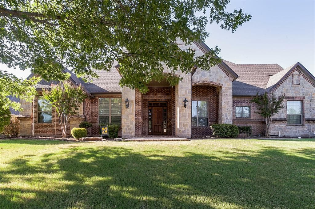 3309 Clubview Dr